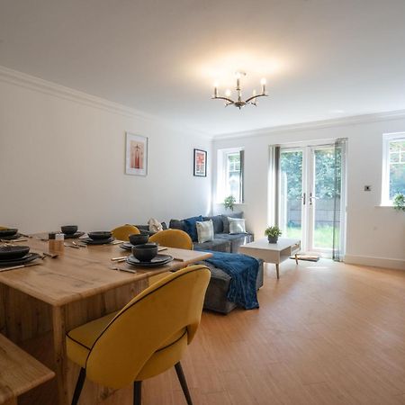 Вилла Emirates House, Luxe 5 Bed, With King Sized Beds, Next To Aiport & Nec, Jlr 5 Mins Marston Green Экстерьер фото