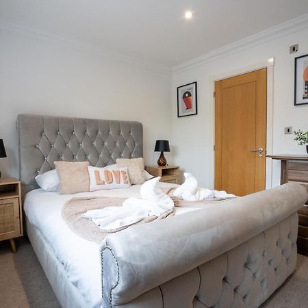 Вилла Emirates House, Luxe 5 Bed, With King Sized Beds, Next To Aiport & Nec, Jlr 5 Mins Marston Green Экстерьер фото