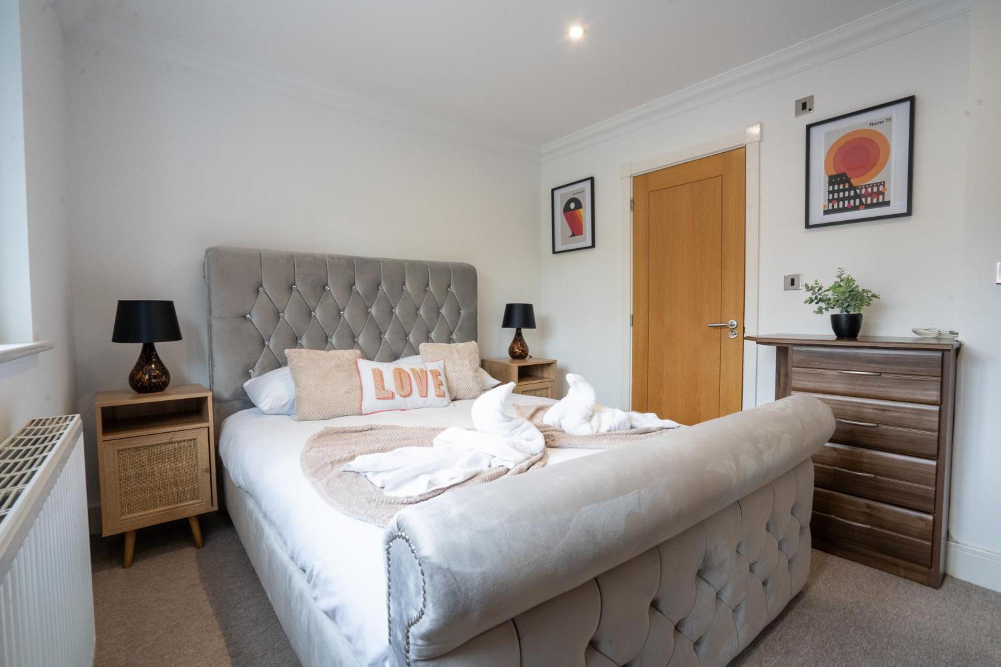 Вилла Emirates House, Luxe 5 Bed, With King Sized Beds, Next To Aiport & Nec, Jlr 5 Mins Marston Green Экстерьер фото