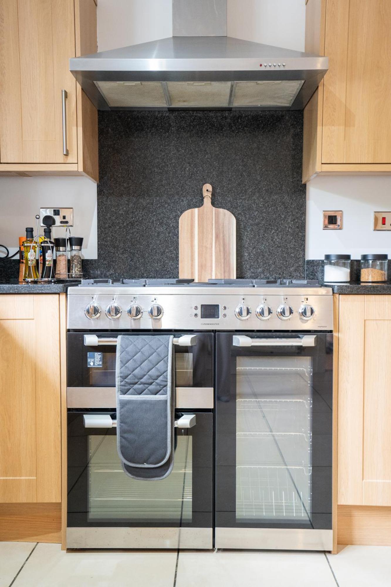 Вилла Emirates House, Luxe 5 Bed, With King Sized Beds, Next To Aiport & Nec, Jlr 5 Mins Marston Green Экстерьер фото