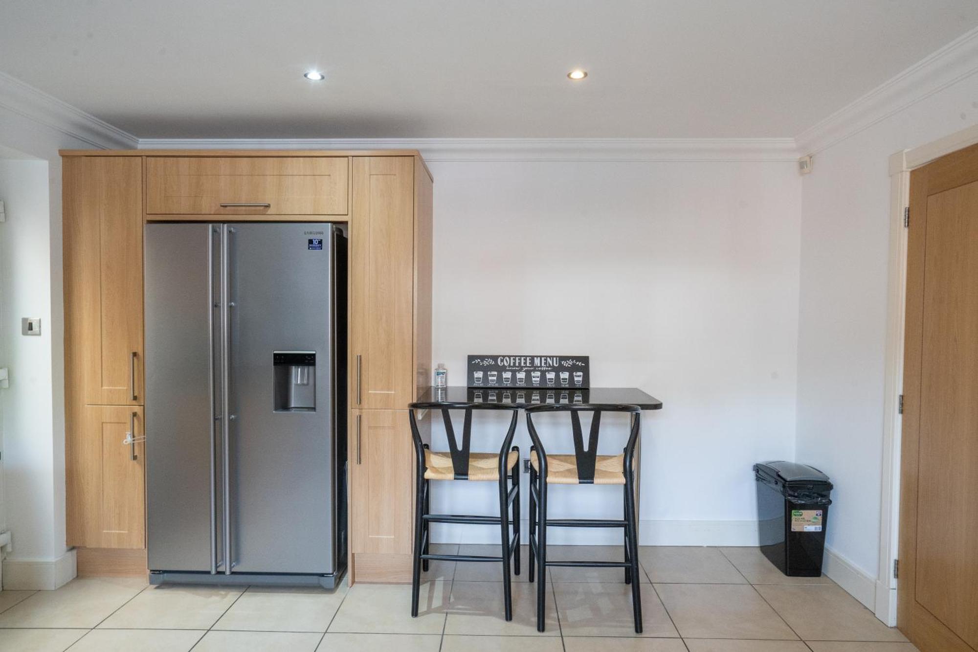 Вилла Emirates House, Luxe 5 Bed, With King Sized Beds, Next To Aiport & Nec, Jlr 5 Mins Marston Green Экстерьер фото