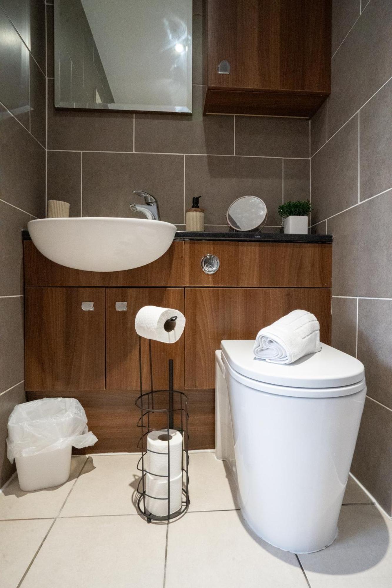 Вилла Emirates House, Luxe 5 Bed, With King Sized Beds, Next To Aiport & Nec, Jlr 5 Mins Marston Green Экстерьер фото