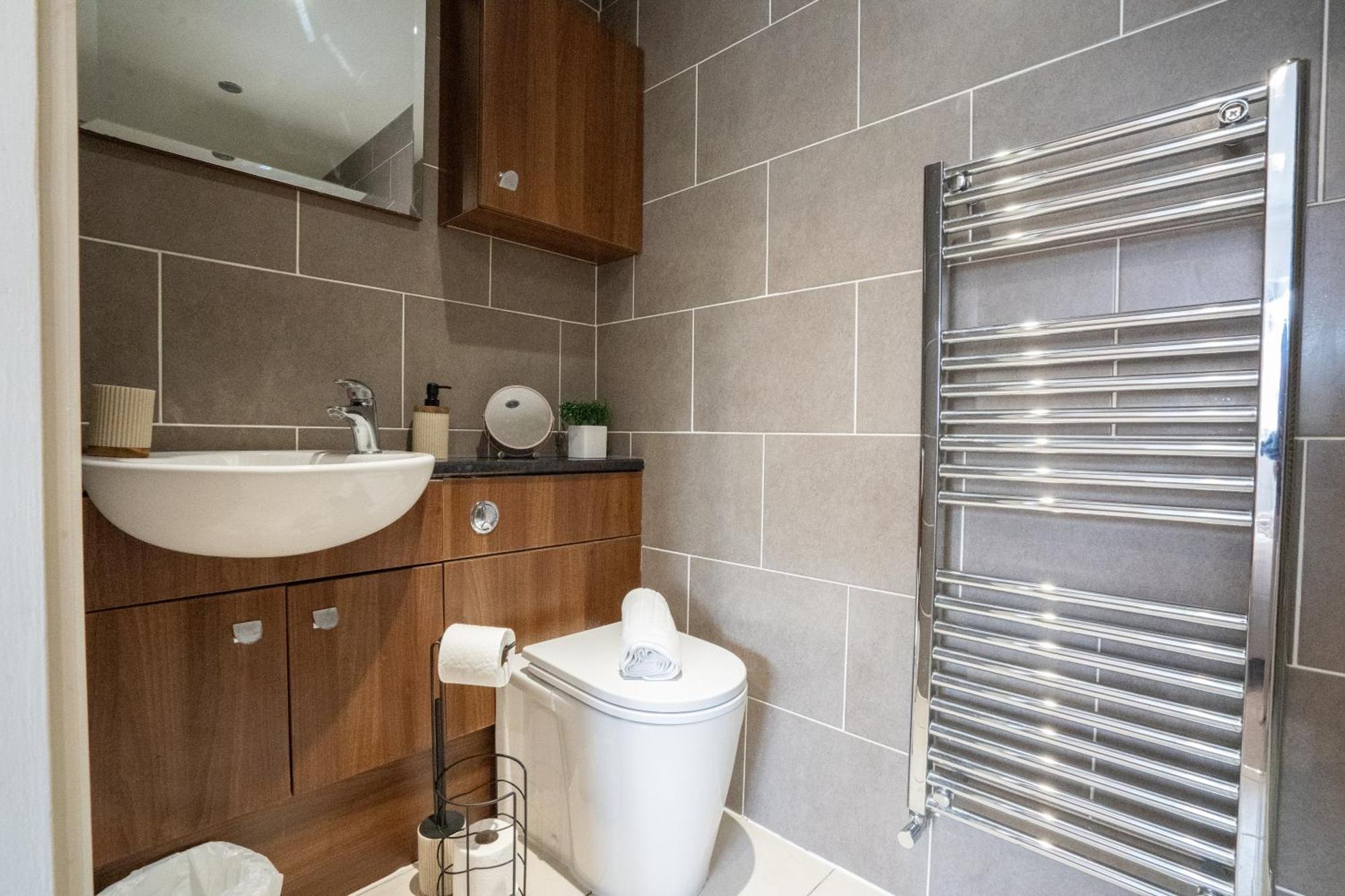 Вилла Emirates House, Luxe 5 Bed, With King Sized Beds, Next To Aiport & Nec, Jlr 5 Mins Marston Green Экстерьер фото