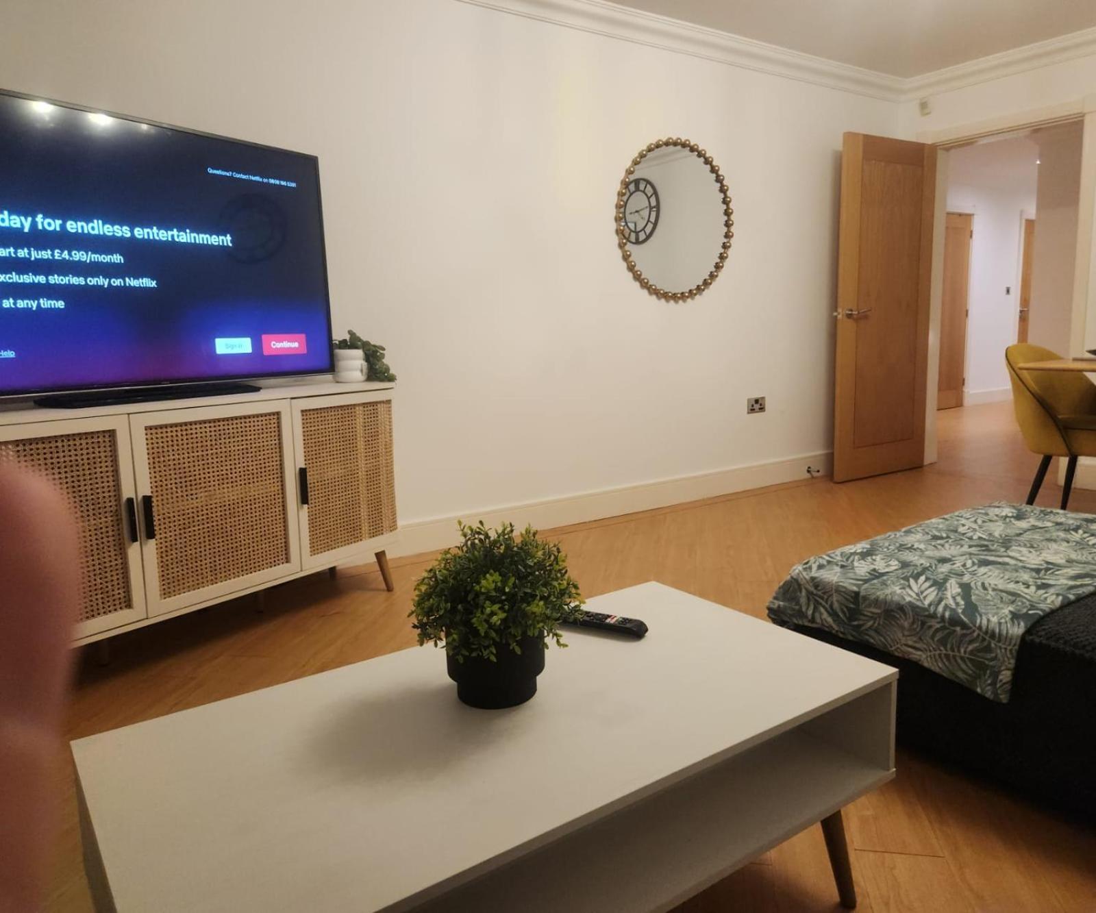 Вилла Emirates House, Luxe 5 Bed, With King Sized Beds, Next To Aiport & Nec, Jlr 5 Mins Marston Green Экстерьер фото