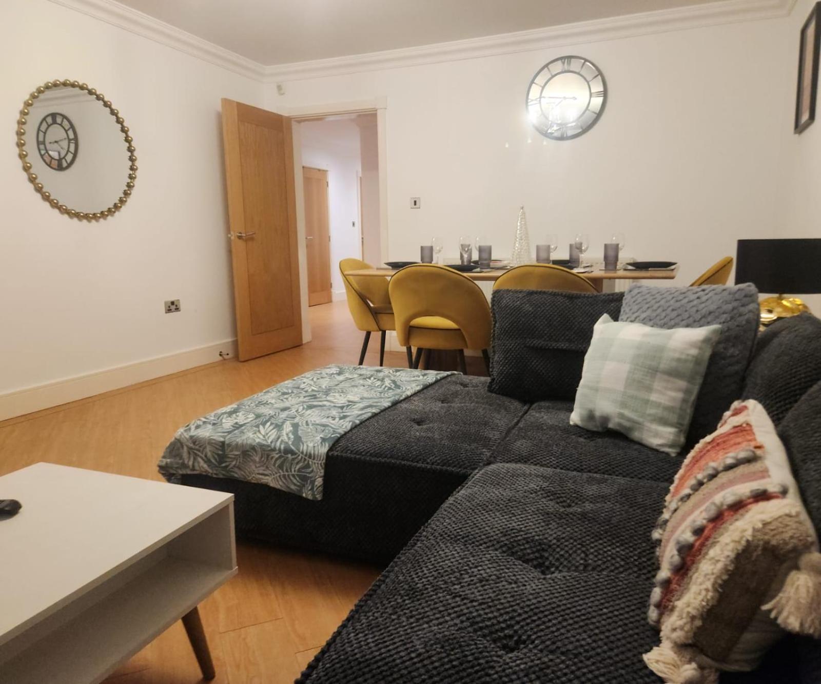 Вилла Emirates House, Luxe 5 Bed, With King Sized Beds, Next To Aiport & Nec, Jlr 5 Mins Marston Green Экстерьер фото